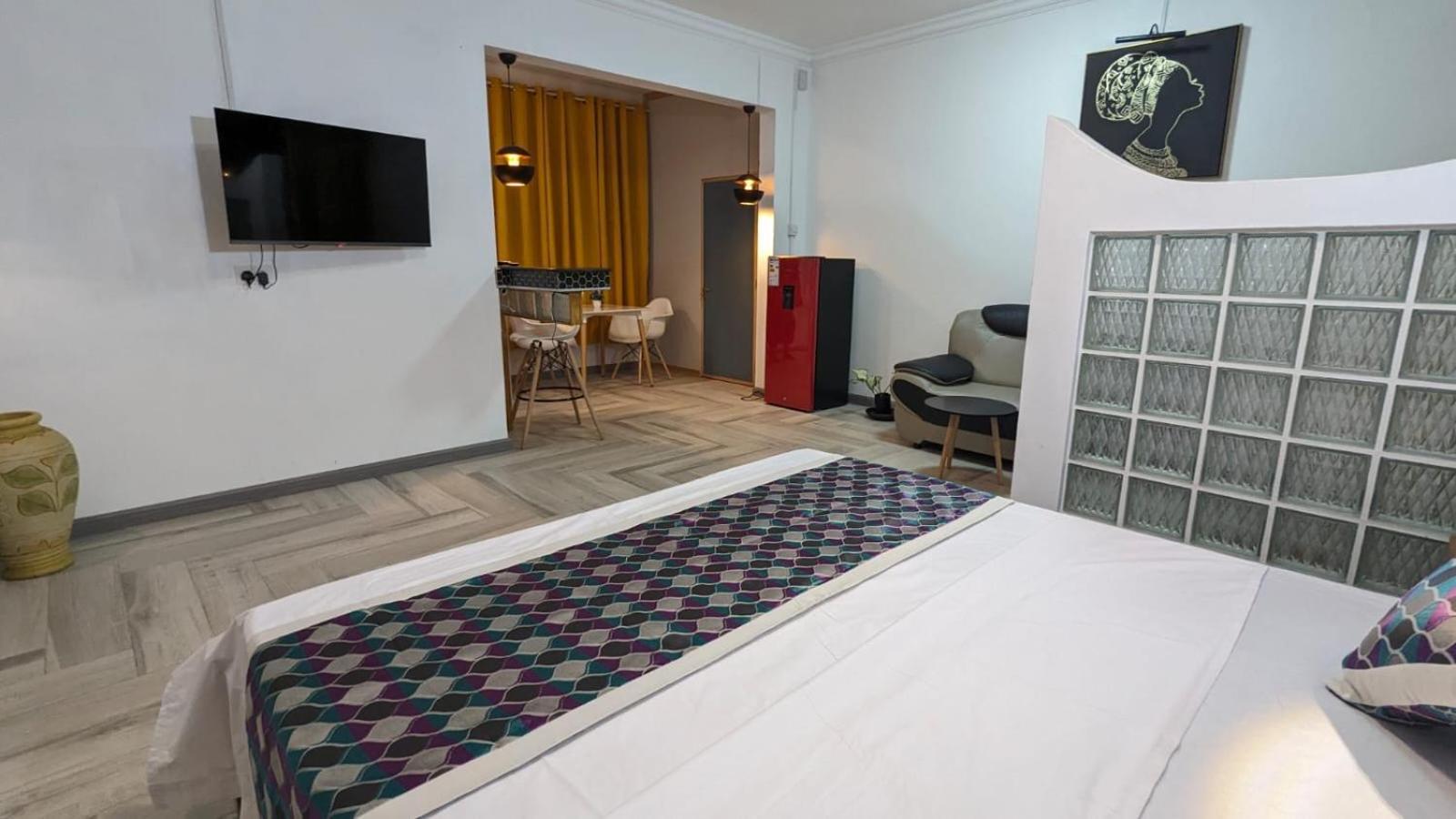 Happy House - Cosy Apartment With Private Pool And Walking Distance To Blue Bay Beach Exterior foto