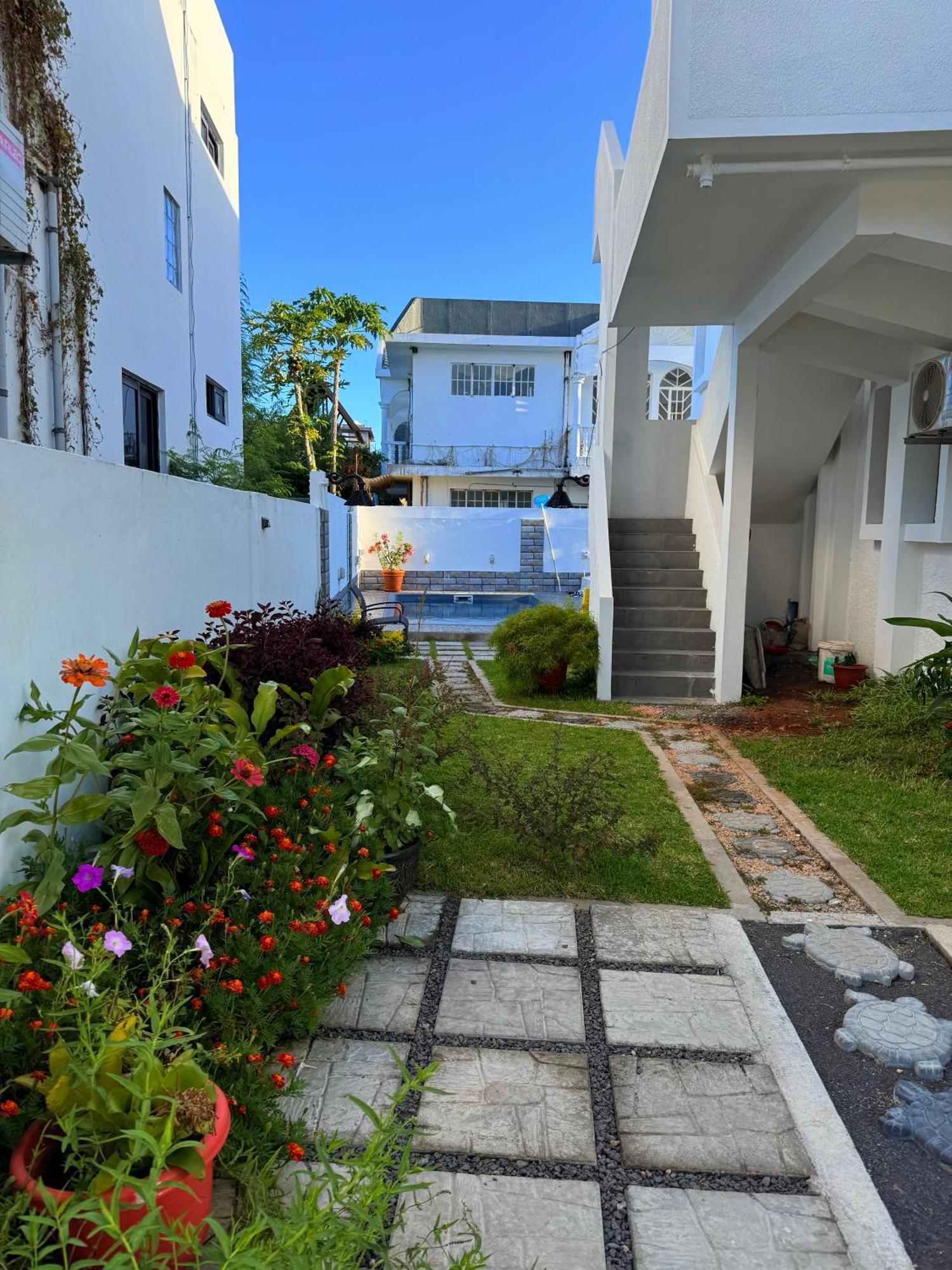 Happy House - Cosy Apartment With Private Pool And Walking Distance To Blue Bay Beach Exterior foto